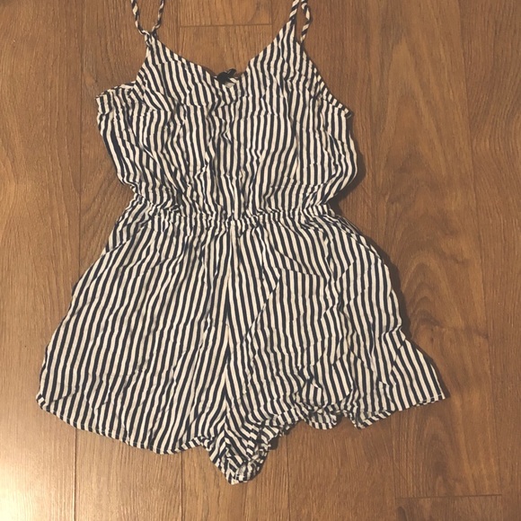 Navy + White striped romper with pockets - Picture 1 of 2